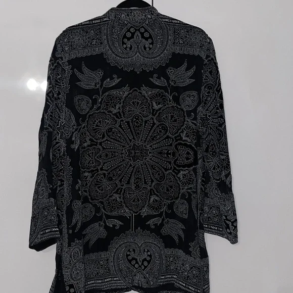 Citron Women's Black and Gray Paisley Blazer - Picture 7 of 7